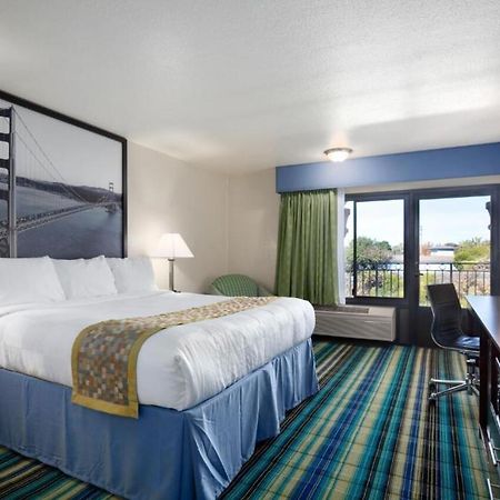 Super 8 By Wyndham Vallejo/Napa Valley Eksteriør billede